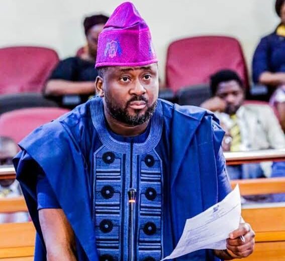 Desmond Elliot